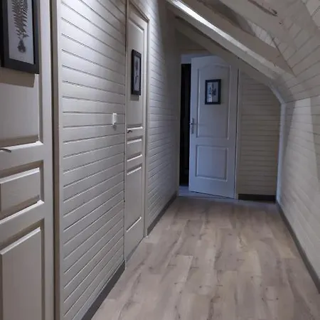 Chateau D'espalungue, Piscine Et *