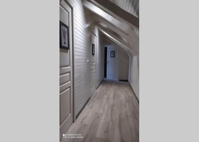 Chateau D'espalungue, Piscine Et