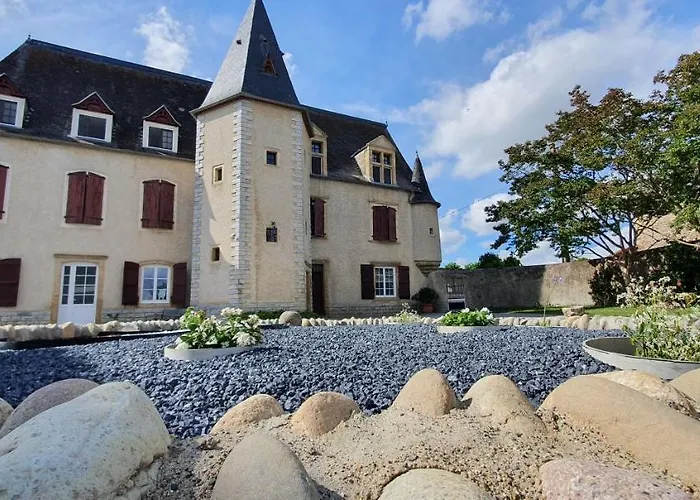 Chateau D'espalungue, Piscine Et